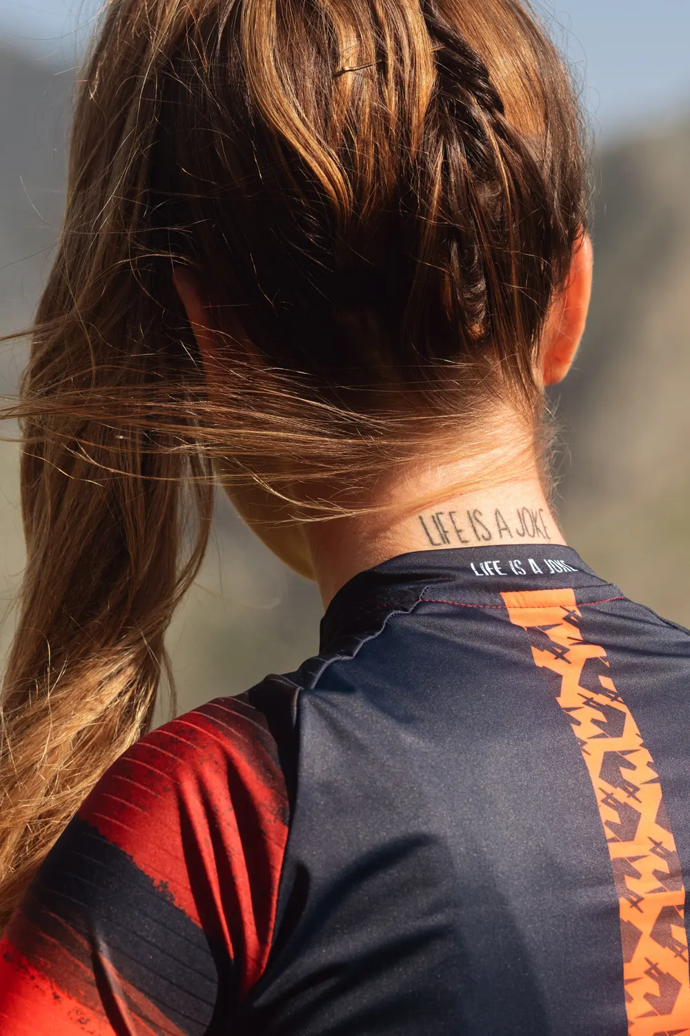 Pauline Ferrand-Prevot neck